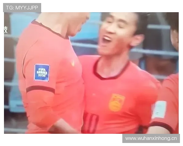 韦世豪场下居然这么能折腾，平时街边小吃一口接一口，比赛里却死撑到最后一分钟