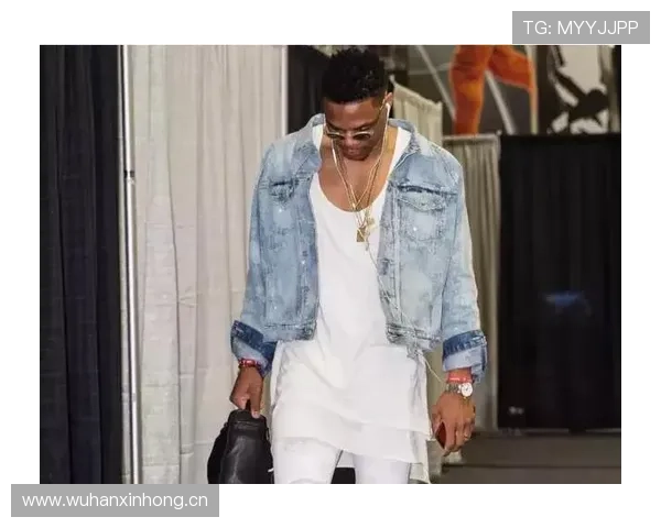 拉塞尔·韦斯特布鲁克机场随手拎的那个包，我算了下竟然比我半年工资还贵